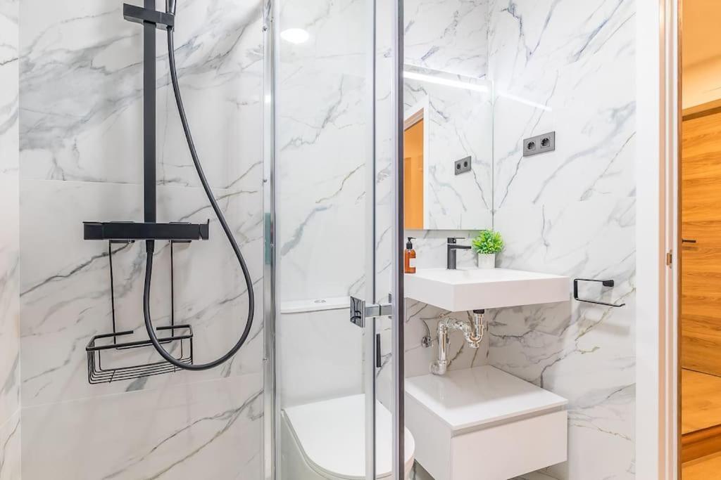 Apartamento Reformado Y Tranquilo Junto A Gran Via Мадрид Екстер'єр фото