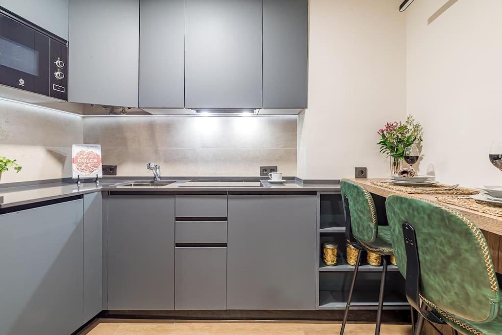 Apartamento Reformado Y Tranquilo Junto A Gran Via Мадрид Екстер'єр фото